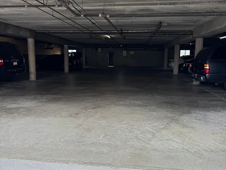 Corsica Apartments — Photo 17