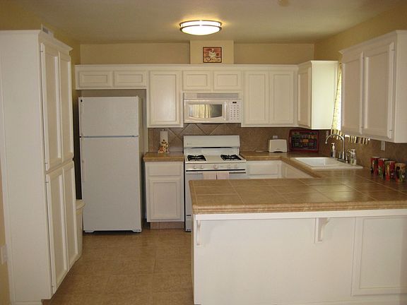 Spacious Kitchen, Lots of Cabinets
