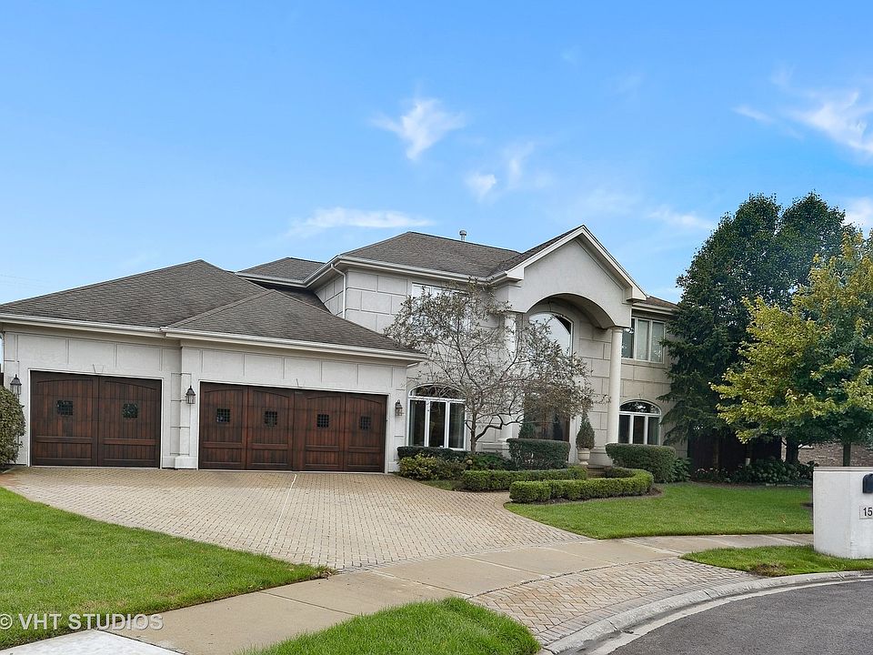 1st image of 15 Estate Dr
