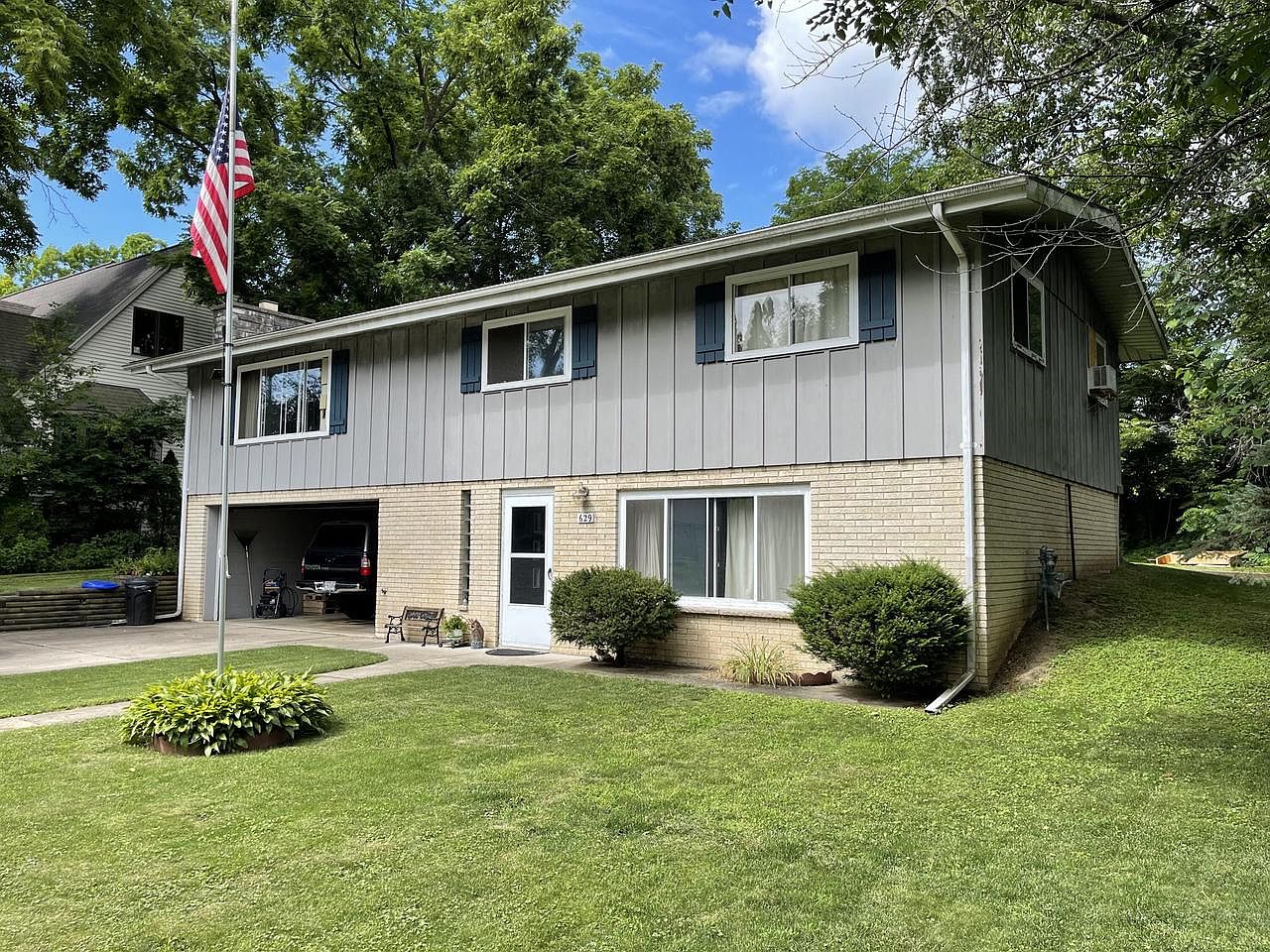 629 1st St, Delafield, WI 53018 Zillow
