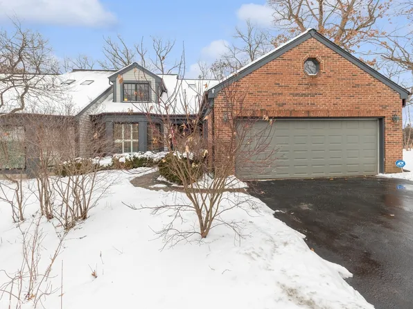 48 Warrington Dr, Lake Bluff, IL 60044