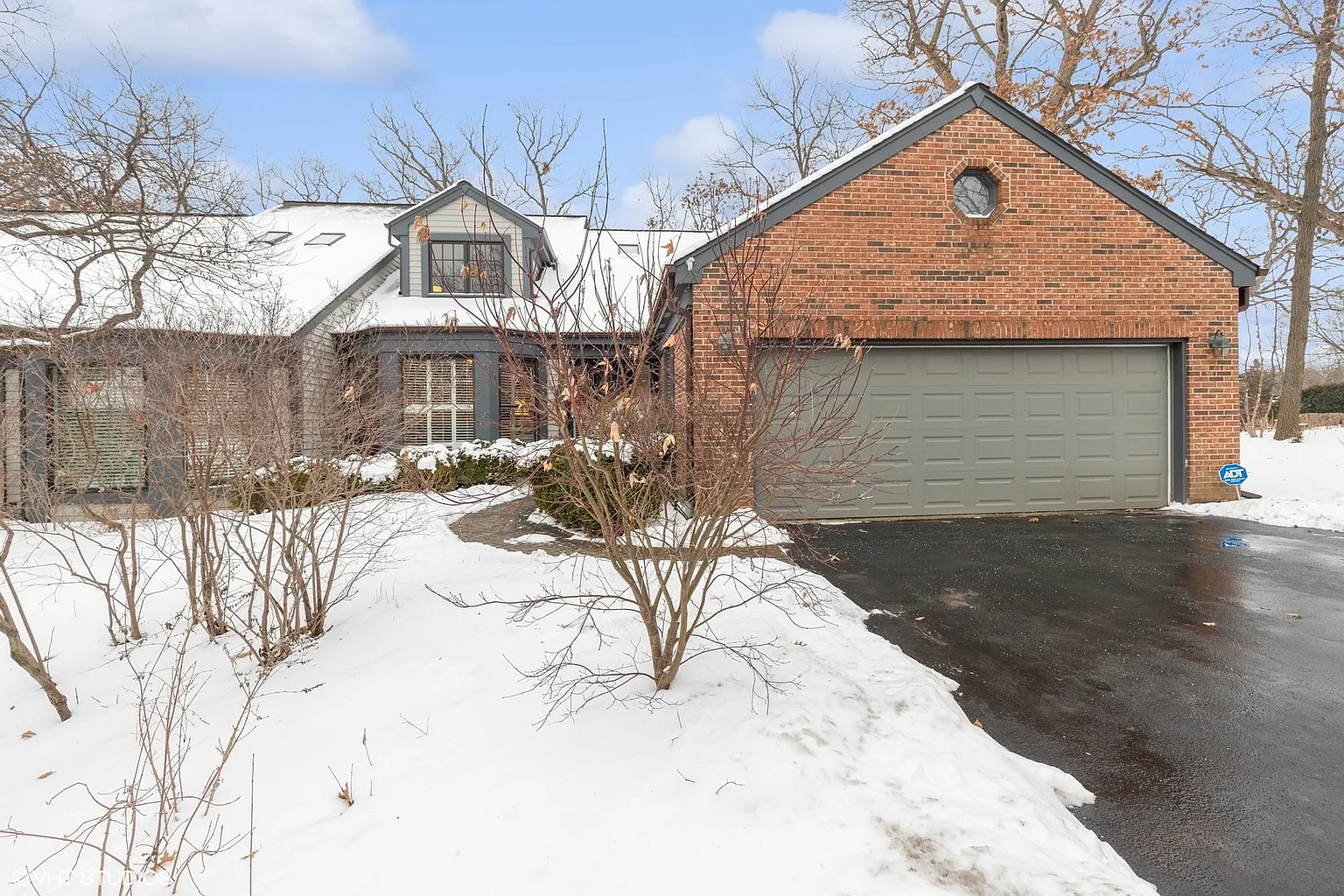 48 Warrington Dr photo 1