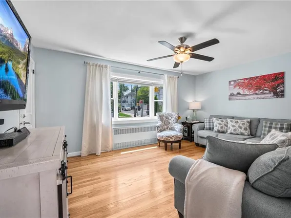 325 College Avenue image 7 of 27