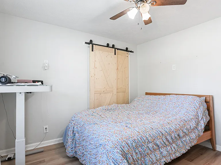 143 Cambridge Dr — Photo 19