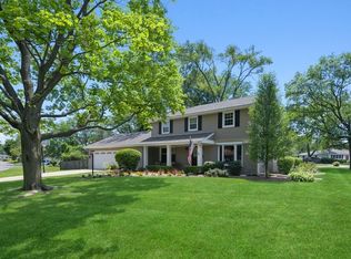 3003 Applegate Ln, Glenview, IL 60025