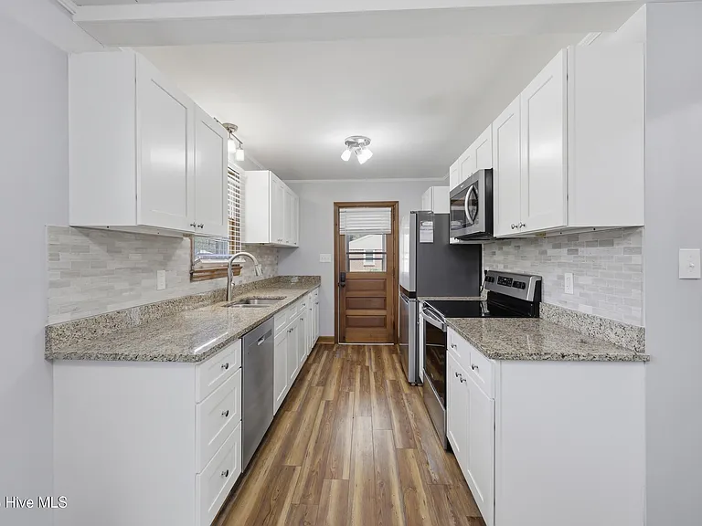 1813 Fearing Ave — Photo 22