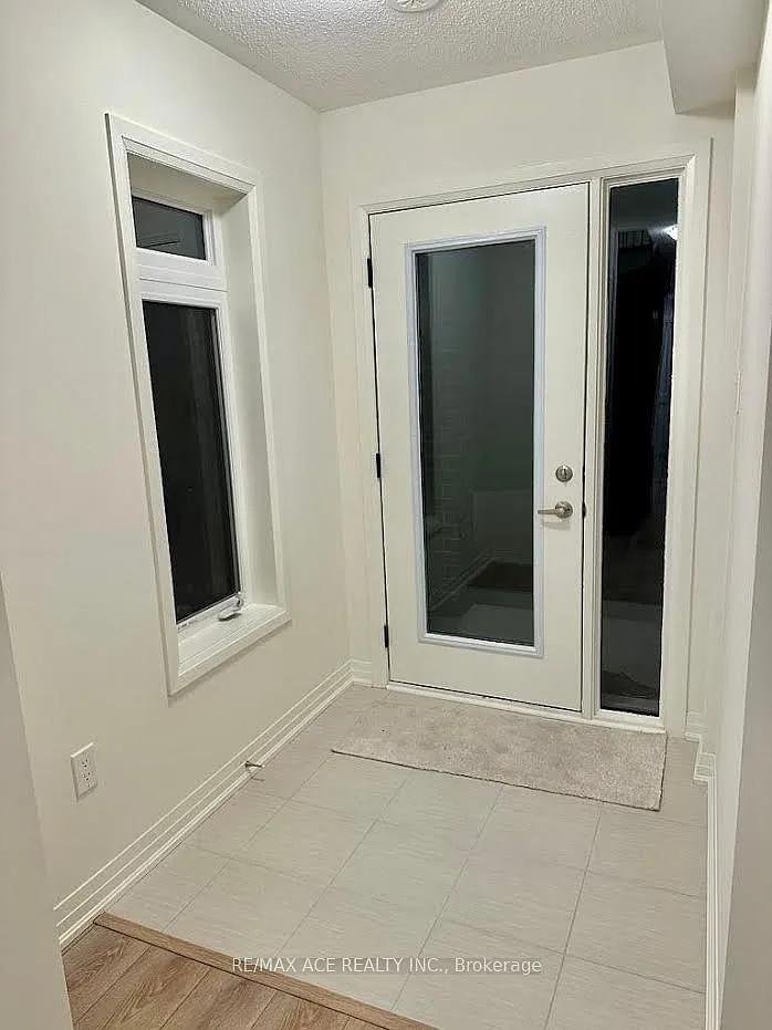 3 bed, $2,900 — Photo 2