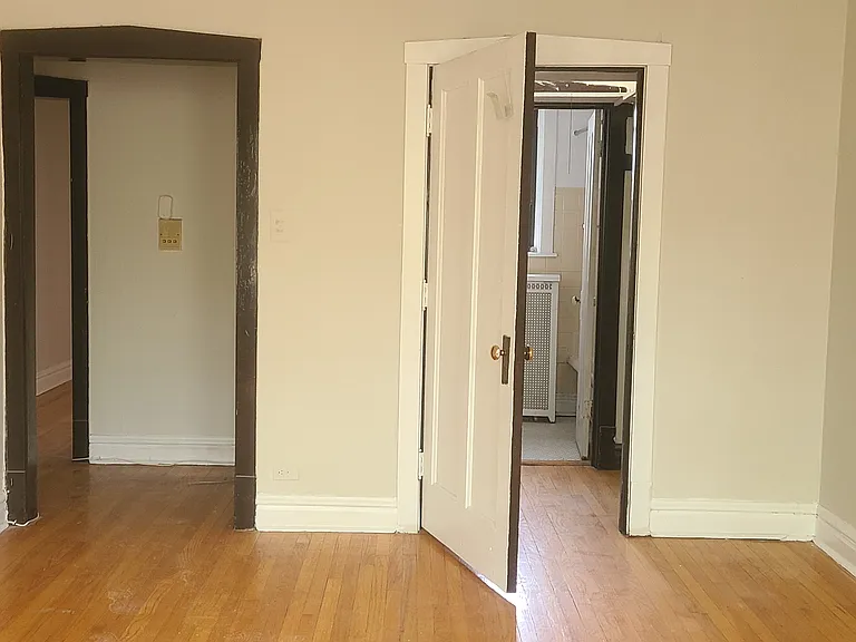 2904 N Seminary Ave #2 — Photo 6