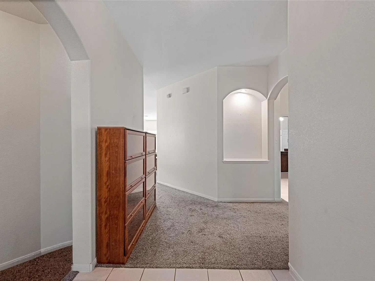 3 bed, 2.0 bath, 1873 sqft, $2,100 — Photo 4