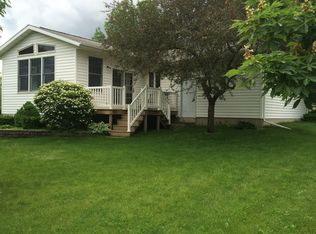 122 Spring St NW, Saint Lucas, IA 52166