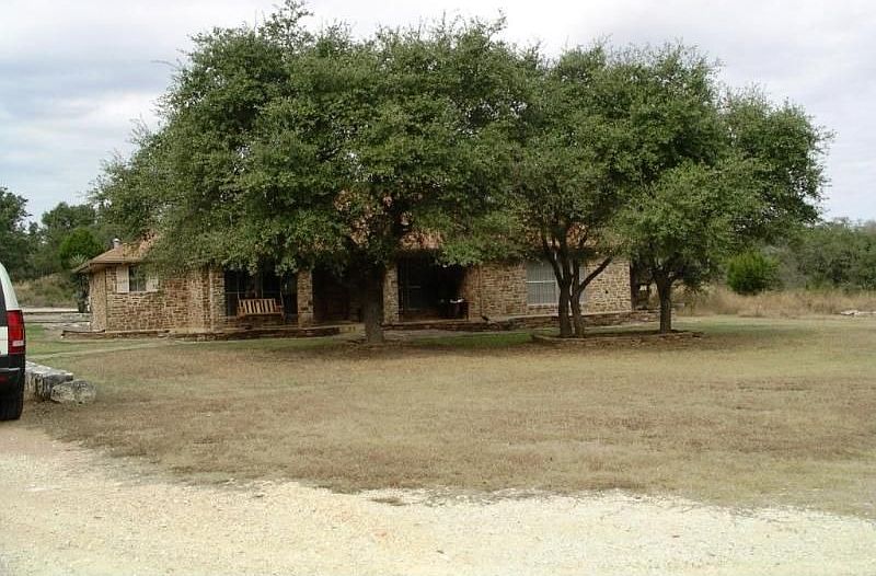 2nd image of 3135 Rolling Oaks Dr