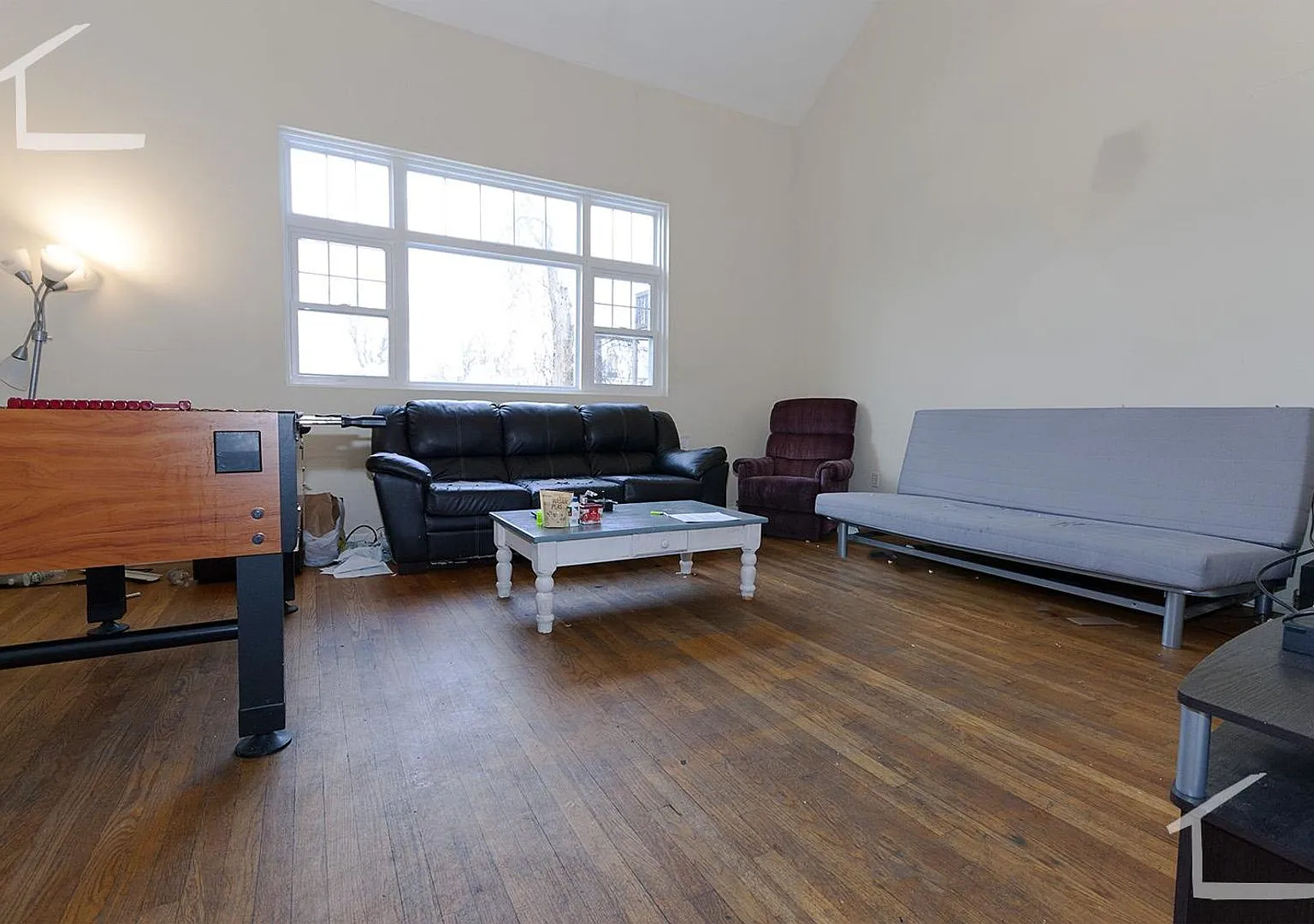 Huge Townhouse near T w Laundry in Unit! 30 Foot Ceilings in Living Room! — Photo 2