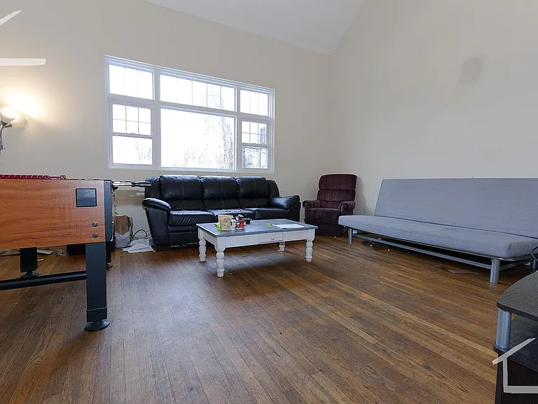 129 Glenville Ave #4 — Photo 2