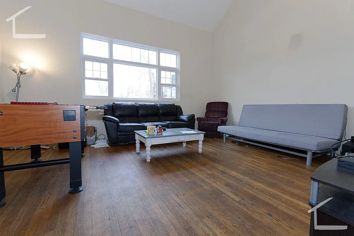 Building Photo - 129 Glenville Ave #4