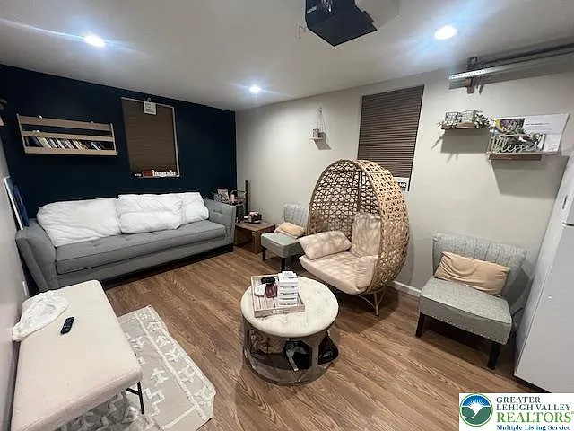 2540 W Stanley St — Photo 14