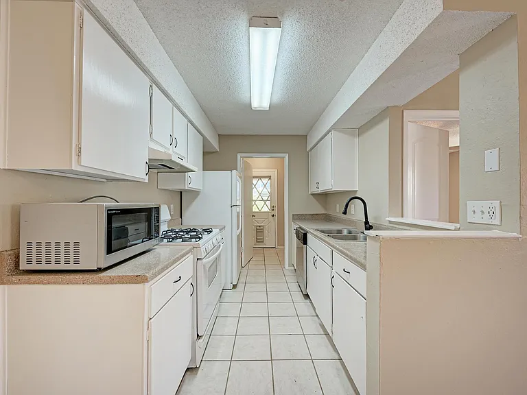 12408 Deer Falls Dr #B — Photo 14