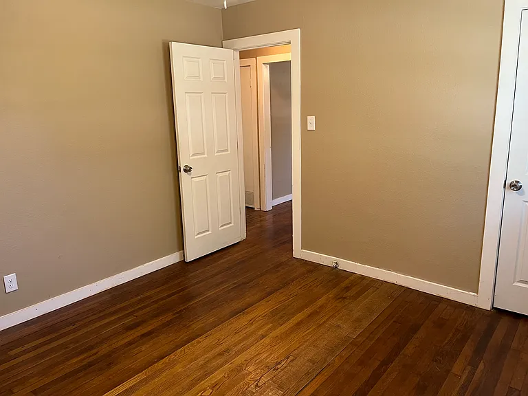 917 Duval Ct — Photo 10