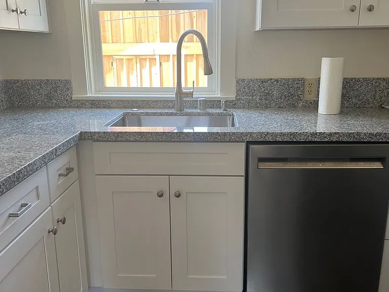 135 Summit St — Photo 9