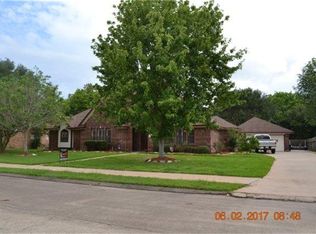 39 Colony Sq, Angleton, TX 77515