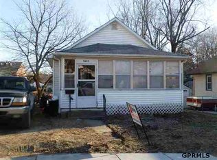 5833 Lake St, Omaha, NE 68104