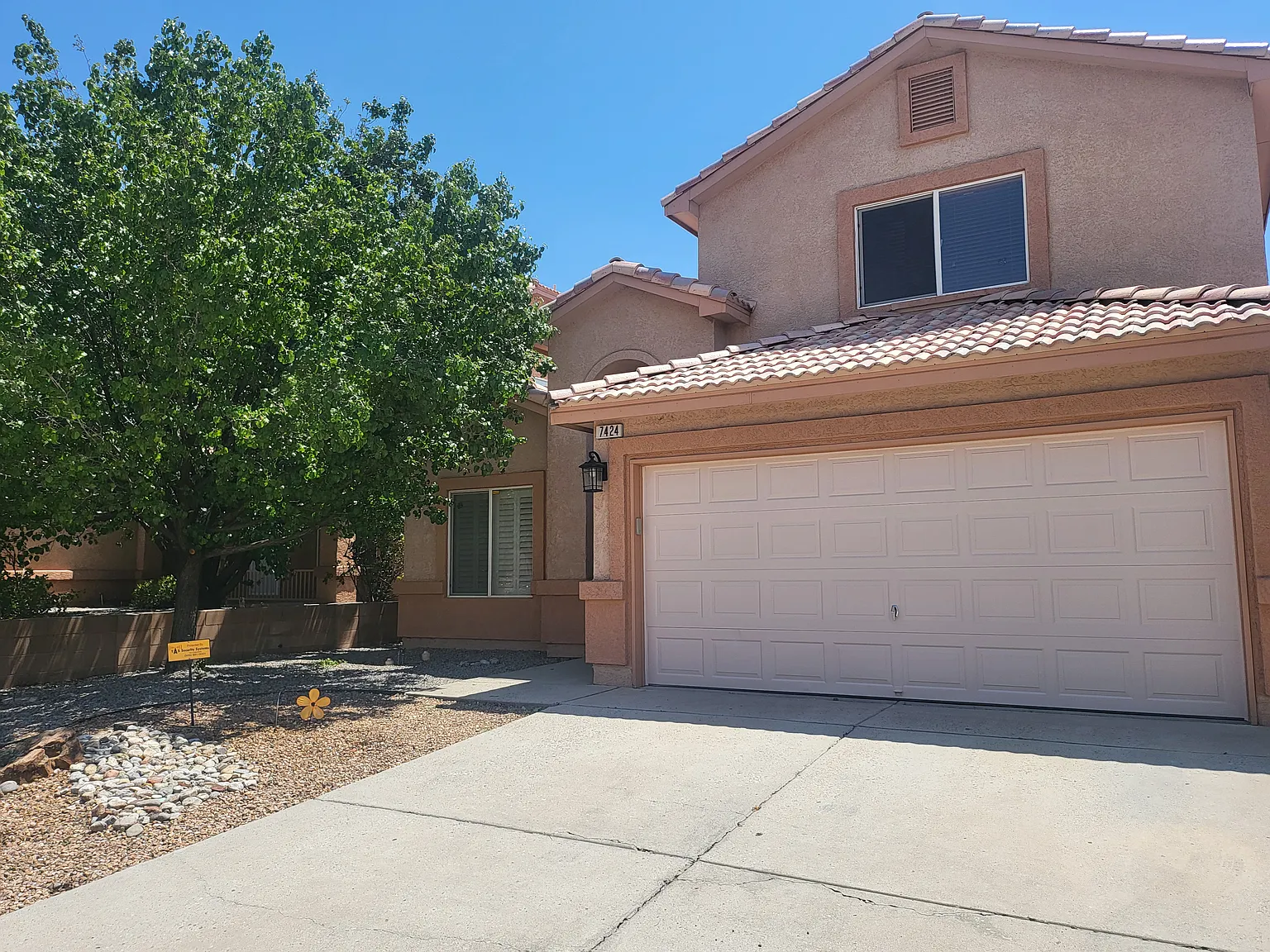 3 bed, 2087 sqft, $2,600 — Photo 4