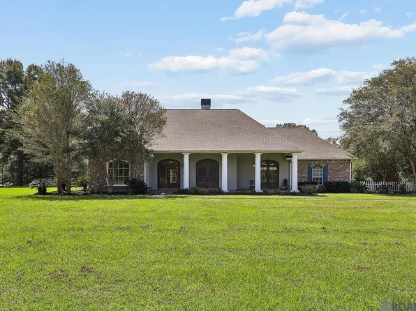 1026 Hunters Run Ave, Zachary, LA 70791