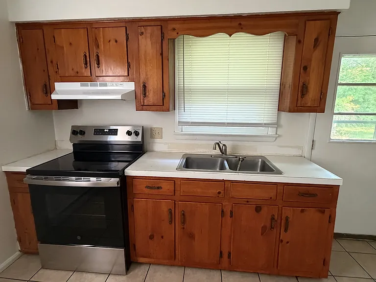 431 Hearn Ln — Photo 4