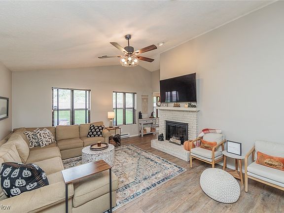 4th image of 4234 Berkeley Dr