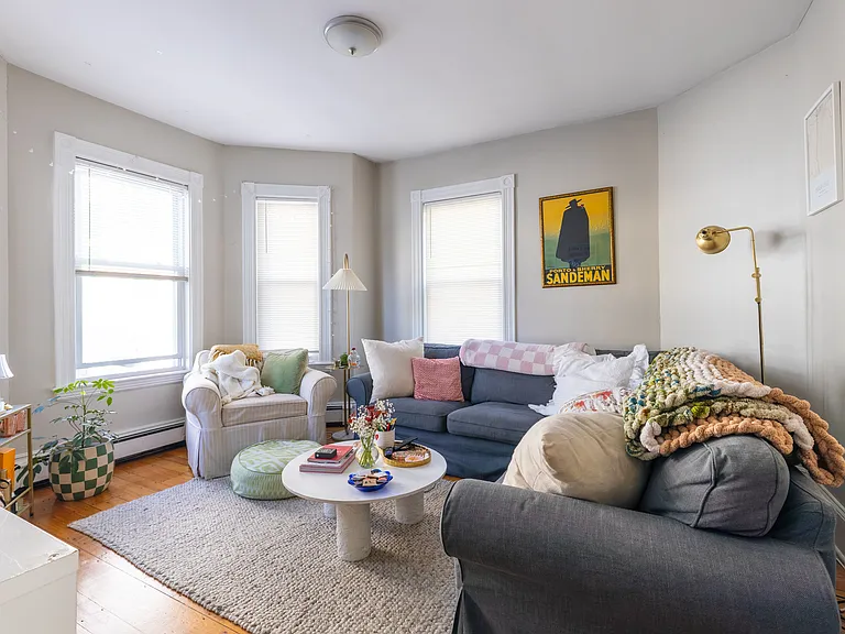 213 W 8th St #2 — Photo 7
