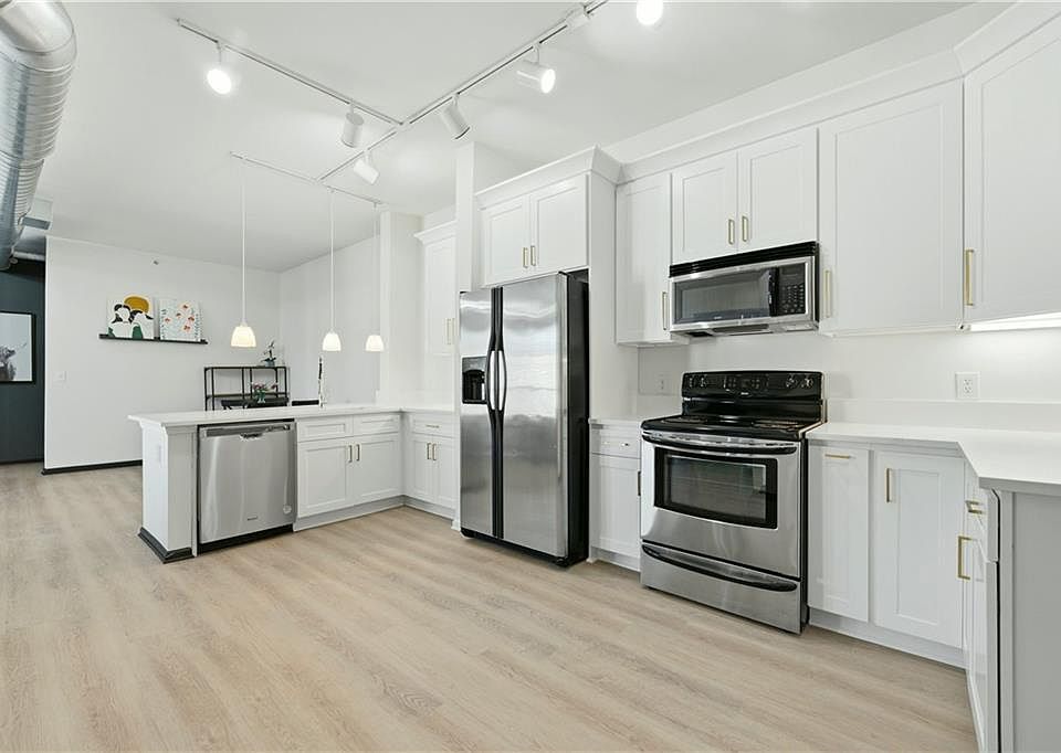1st image of 5300 Peachtree Rd Unit 3309