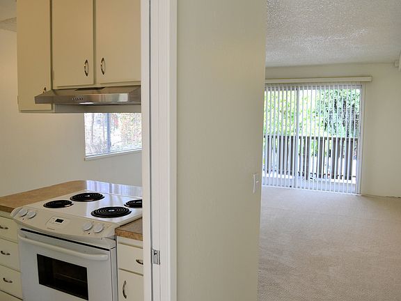 4th image of 645 Laurel Ave #3