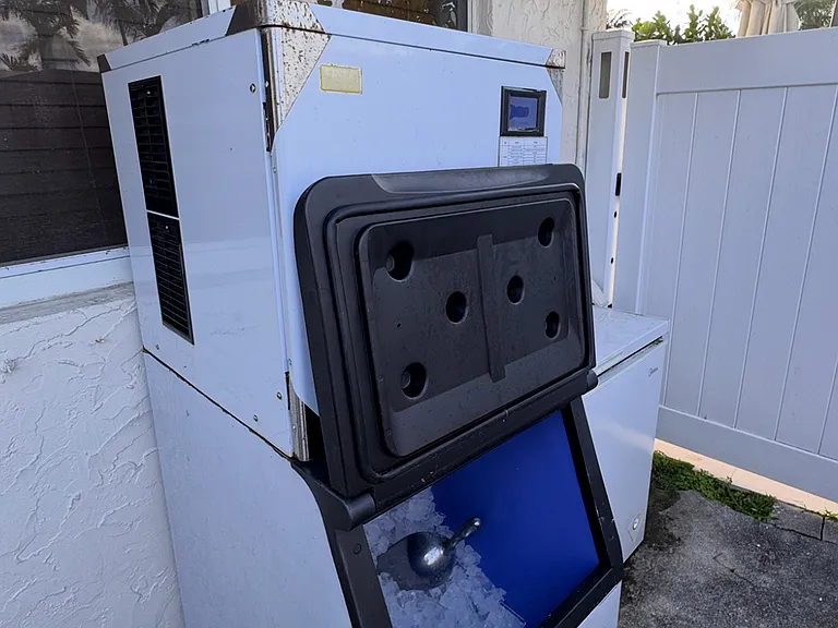 Ice Machine 300lb Capacity