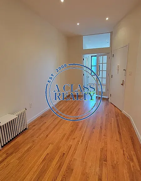 2802 Steinway St #3L — Photo 1