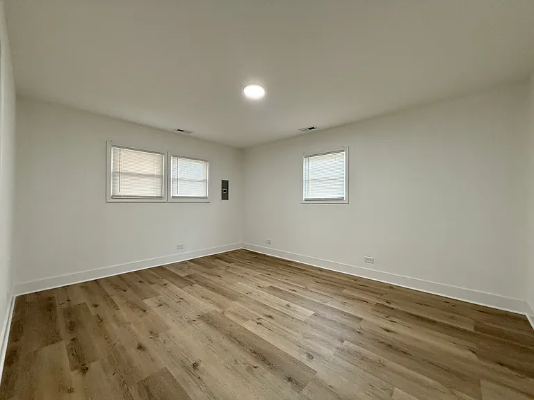 14916 Langley Ave — Photo 24