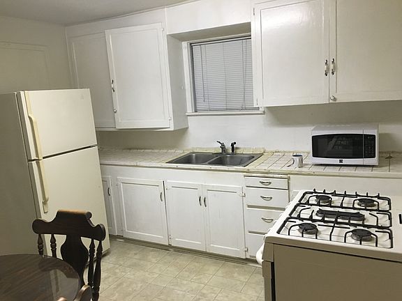 Kitchen with eating area