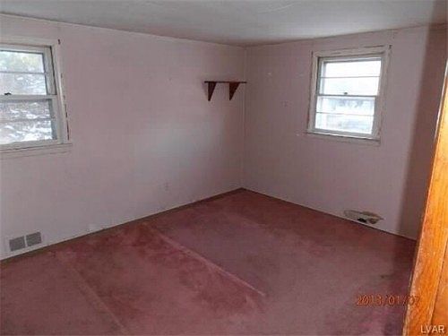 5th image of 421 Walnut Dr