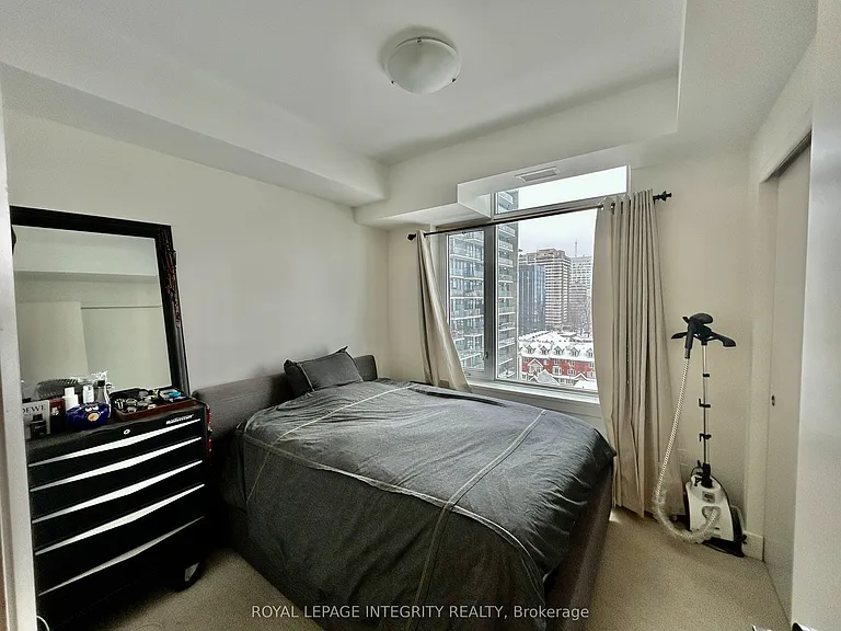 255 Bay St #910 — Photo 15