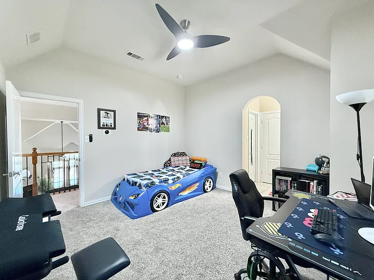 7430 Hidden Cove Ln — Photo 31