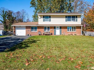 7 Starling Rd, Kendall Park, NJ 08824