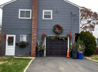 9 17th St, Bayville, NY