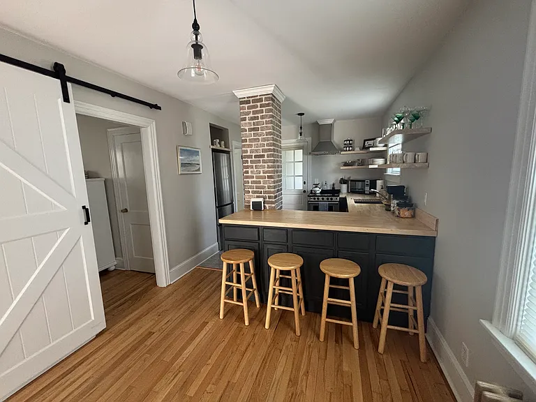 111 Cedar Ave — Photo 5