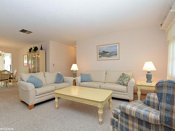 2nd image of 724 SW Lake Ct