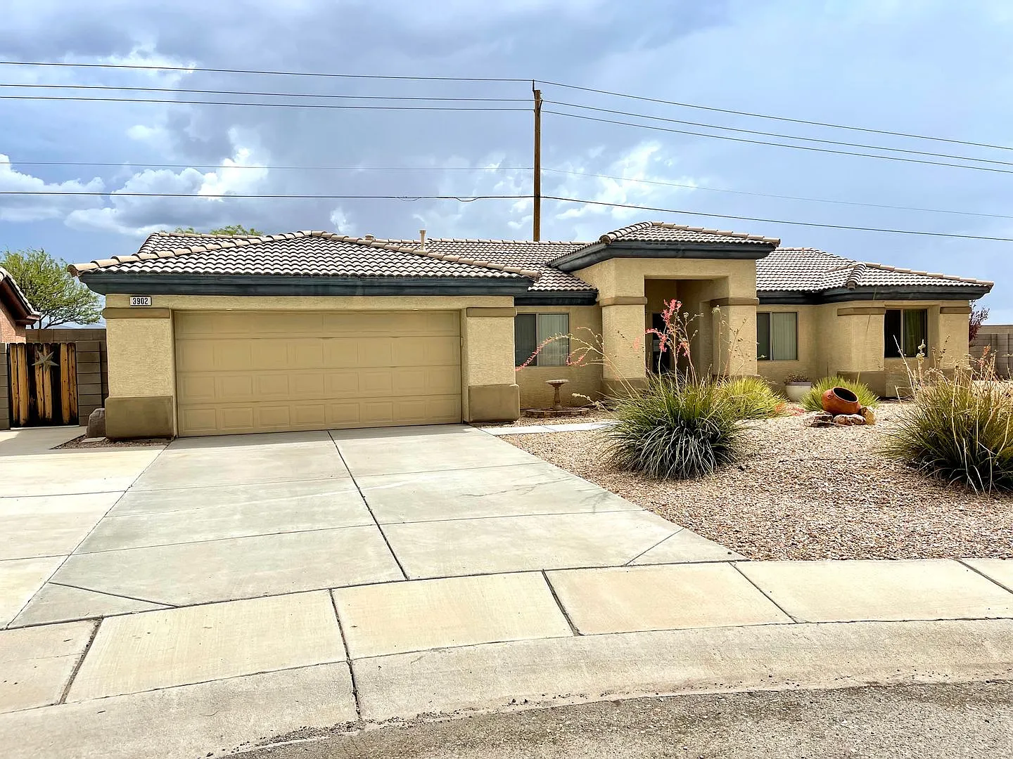 Beautiful 3 Bedroom Home In Cul de Sac! *Home Is Currently Occupied, Please Do Not Disturb The Te... — Photo 3