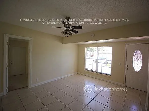 5217 NE 2nd Ave — Photo 3