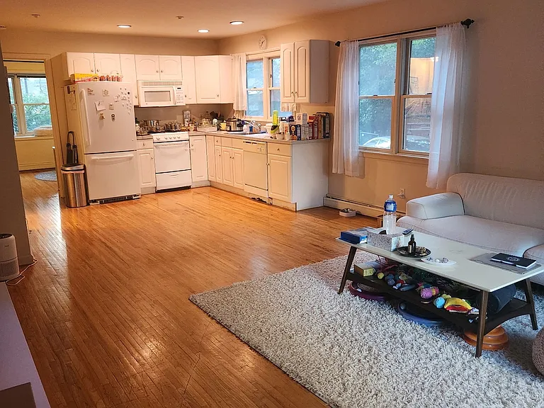 14 Seymour St #2 — Photo 1