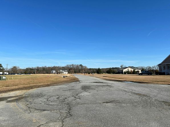 3050 Lessie Mae Ln, Farmville, NC 27828