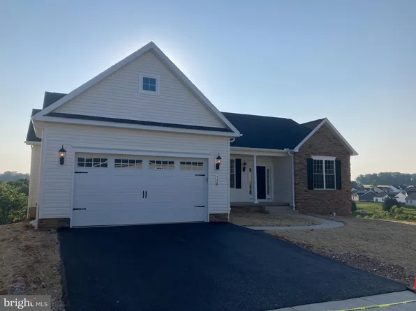 140 Patterson Dr #46, Stewartstown, PA 17363