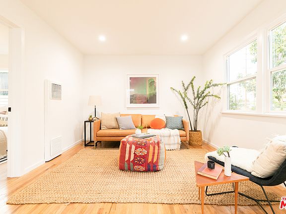 3rd image of 4227 S Centinela Ave