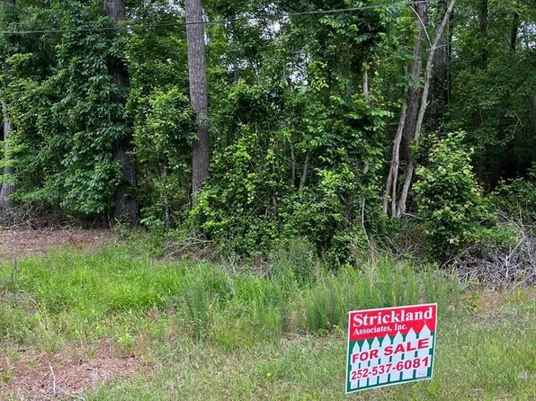 13 London Church Rd, Roanoke Rapids, NC 27870