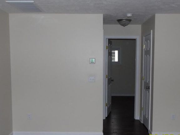 4th image of 1873 Magnolia Ave #2